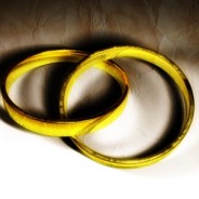 The bigger the wedding, the happier the marriage