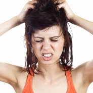 6 Natural Ways to Combat Dandruff