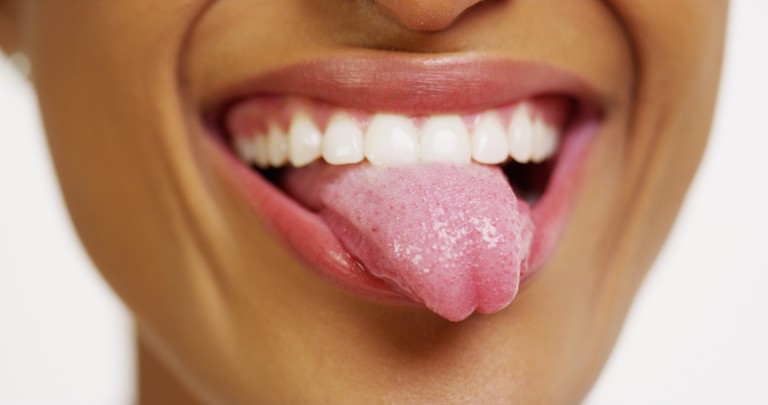 5 Benefits of Tongue Scraping