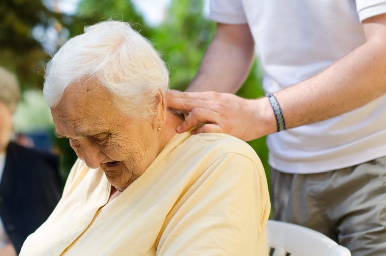 6 Benefits of Massage for Alzheimer’s Patients