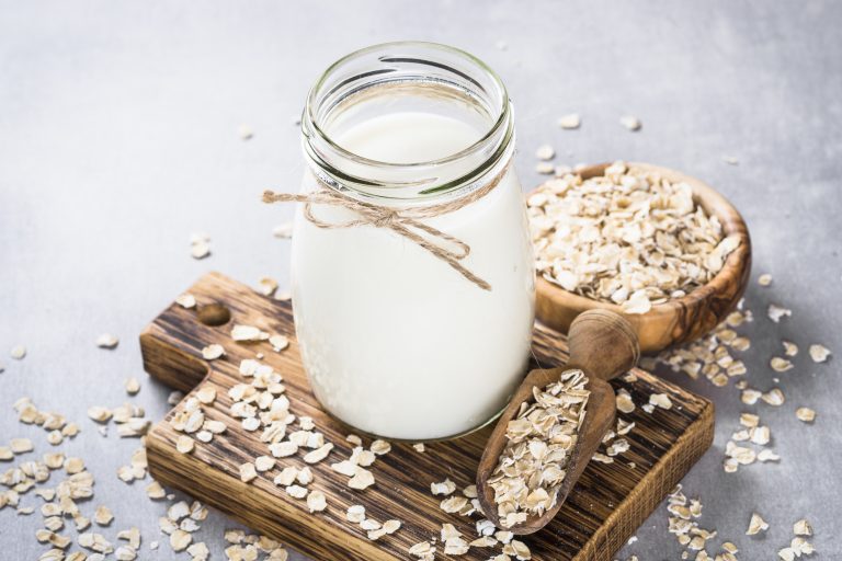 6 Benefits of Oat Milk