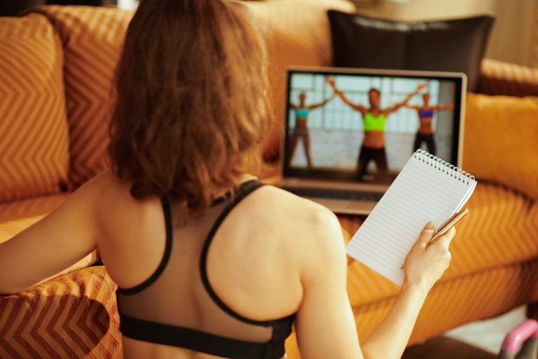 Which is Better, A Gym or Home Workout?
